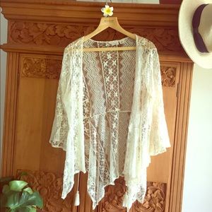 Cream lace kimono with tassel tie ✨